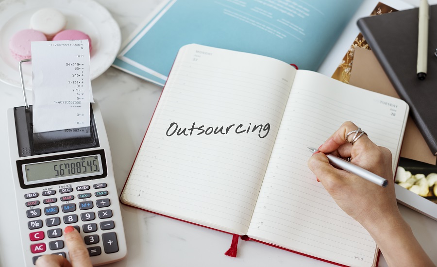 Mastering Outsourcing: 8 Tips to Successfully Manage Your Complex Business Operations